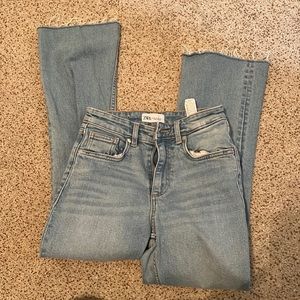 Zara mid rise cropped jeans
